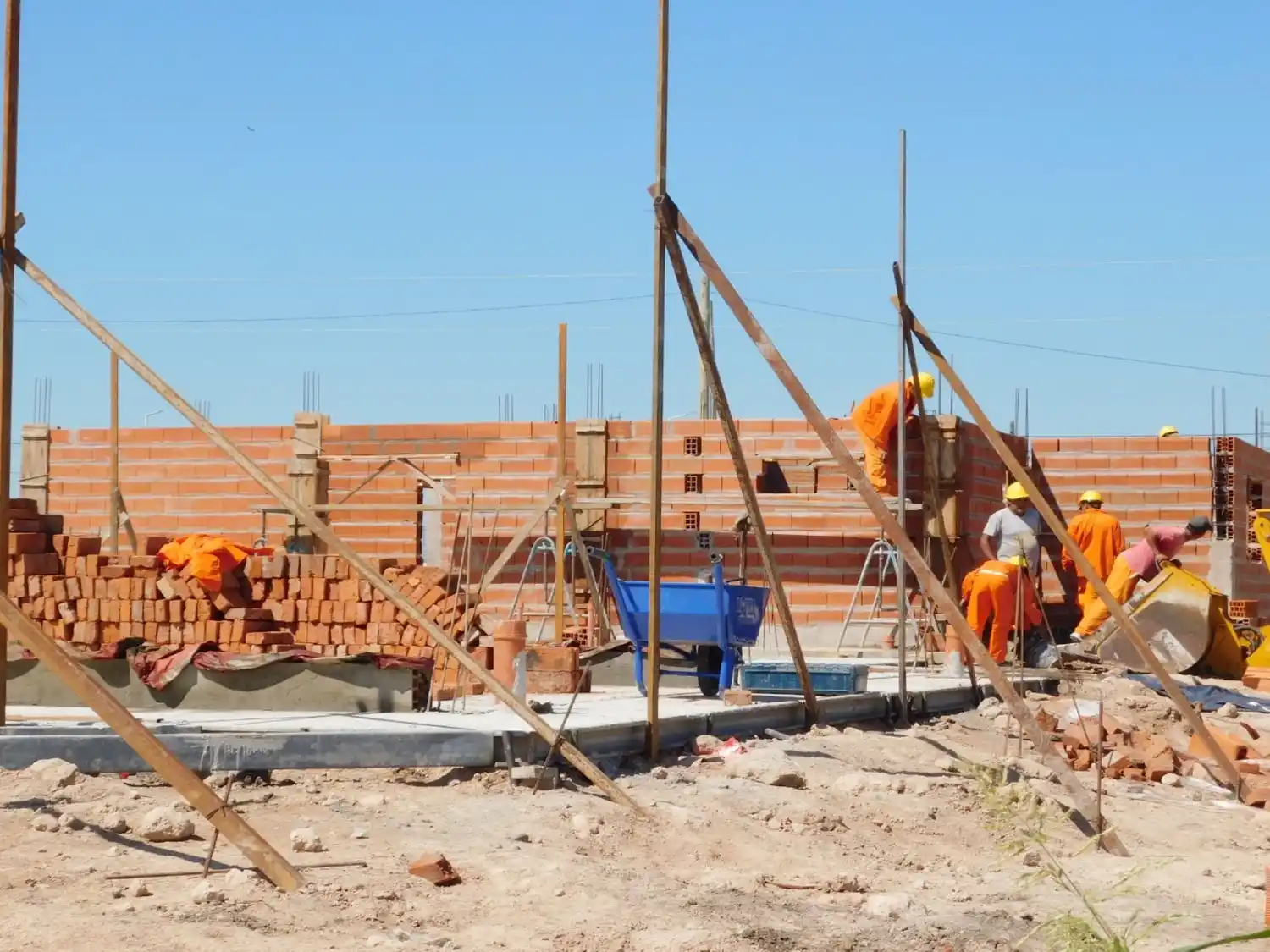 Avanzan 48 viviendas en San Salvador con financiamiento provincial