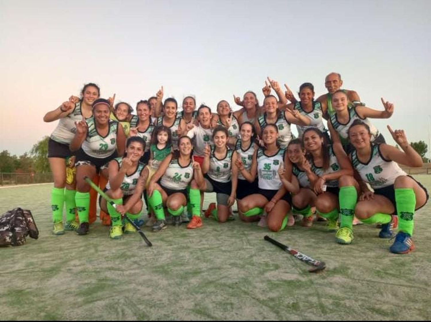 EL HOCKEY DEL SINDICATO DE LA CARNE GRITO CAMPEÓN EN 3 DE SUS CATEGORÍAS