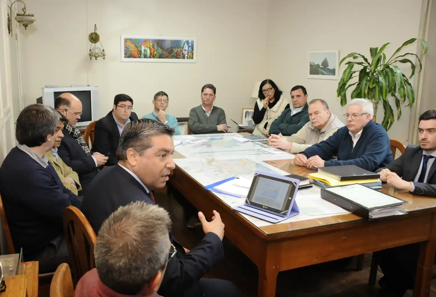 Concejales realizaron reunión informativa por instalación de fibra óptica