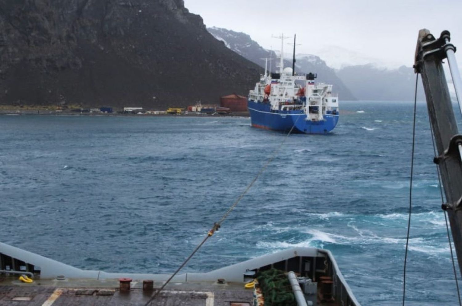 La Armada Argentina auxilió a un buque de bandera rusa en la Antártida