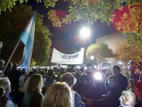 Tras las embestidas del Gobierno, hubo marcha a favor del juez Ramos Padilla