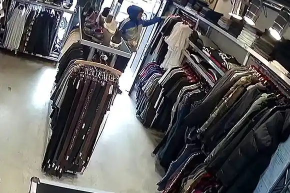 Tras ser atrapado por un comerciante de Güemes, “mechero” se defendió a puñetazos