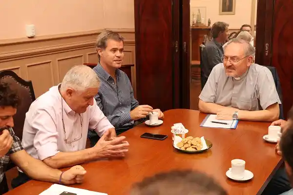 Piaggio suma a la Iglesia a su política de producción de alimentos saludables