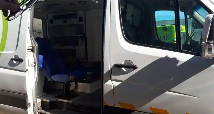 Derivaron a La Plata a un motociclista que chocó contra otro que se fugó pero su familia lo buscó y lo aprehendieron