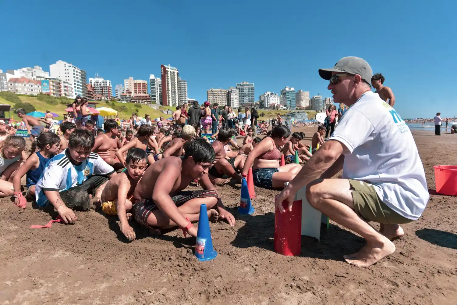 La iniciativa es impulsada a través de la Dirección de Niñez y Juventud, en conjunto con el Ente Municipal de Deportes y Recreación.
