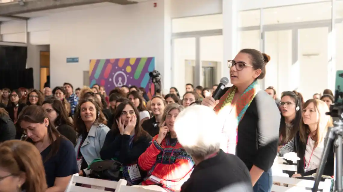 Lanzan la convocatoria “Becas de movilidad para mujeres científicas”