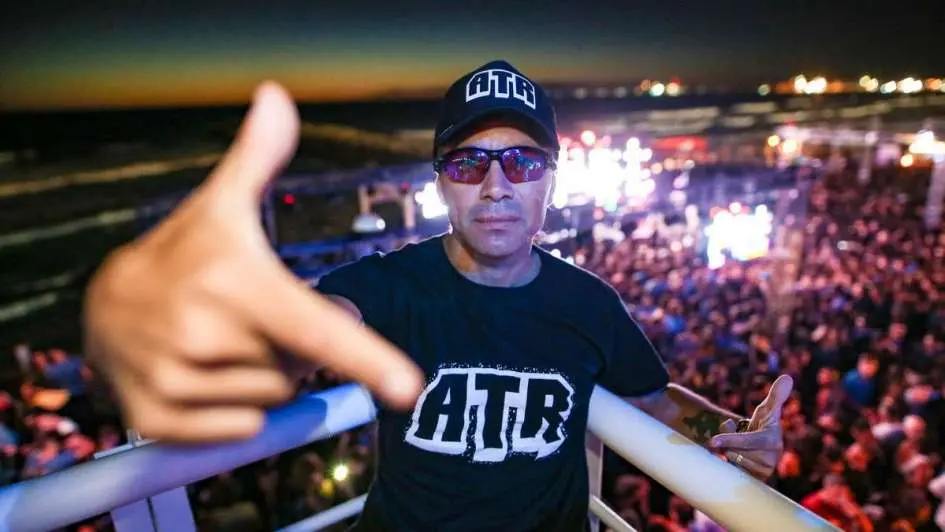 Fueron por una denuncia de fiesta clandestina y eran Pablo Lescano y Trinidad grabando un videoclip