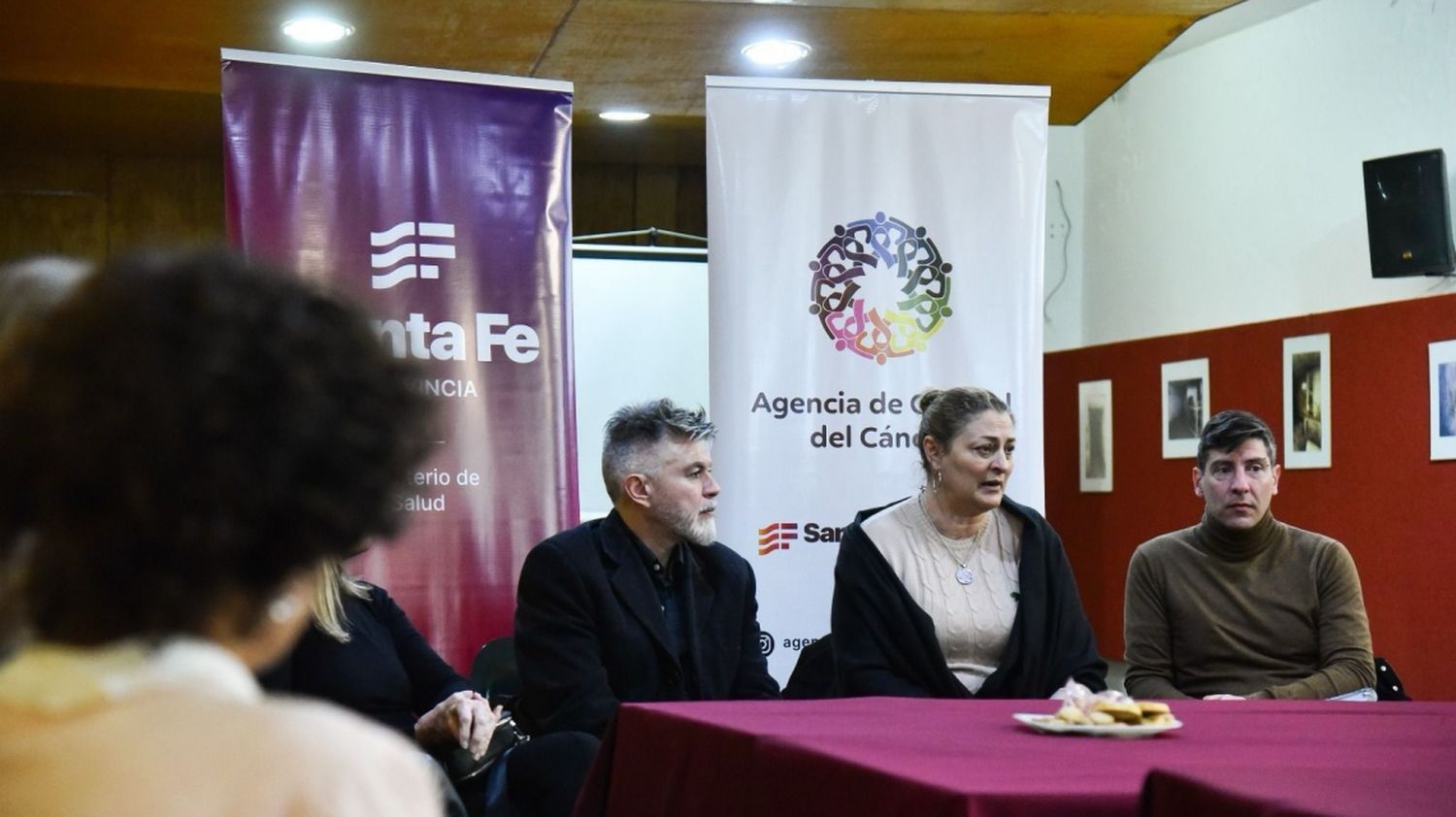 Silvia Ciancio junto a funcionarios y miembros de las organizaciones.