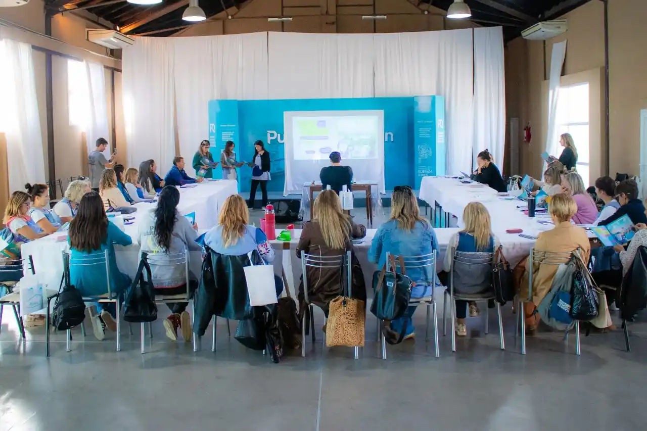 "El Puerto va a la escuela": El cuento 'Murguita' llegó a Puerto Quequén