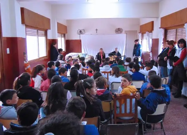 Espectáculo de títeres en la Escuela “San Juan Bosco”

