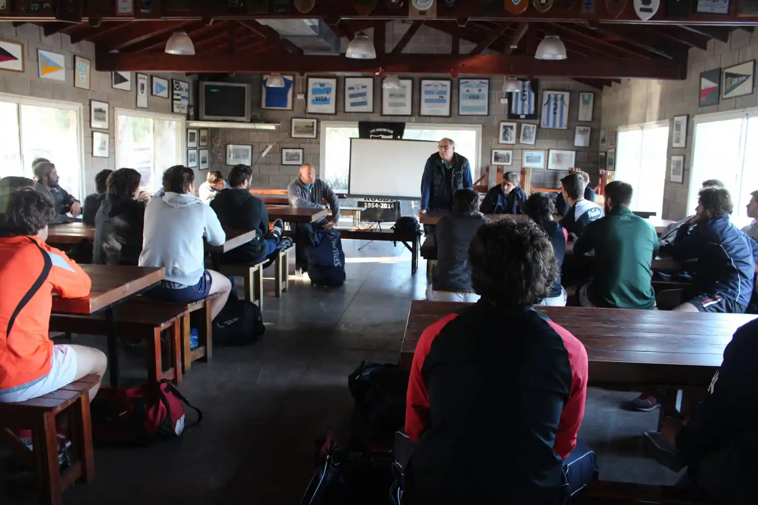Se presenta la Selección Mayor