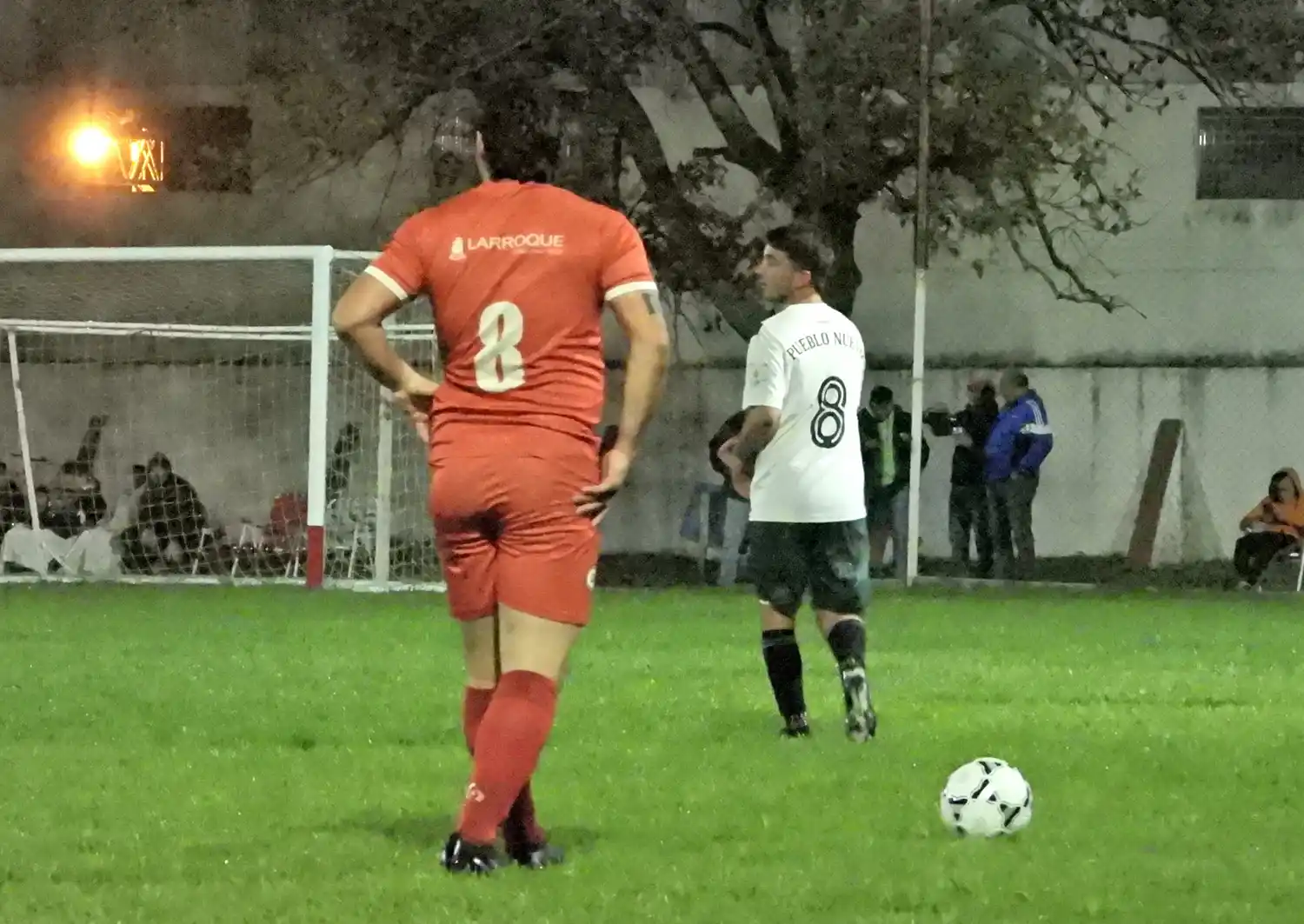 Imagen de archivo de un partido entre Central Larroque y Pueblo Nuevo (crédito: Silvina González).