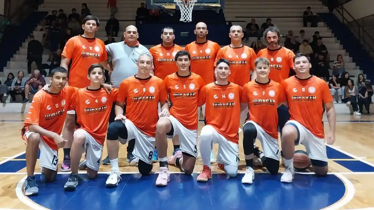 Huracán se impuso en el primer juego ante Rivadavia