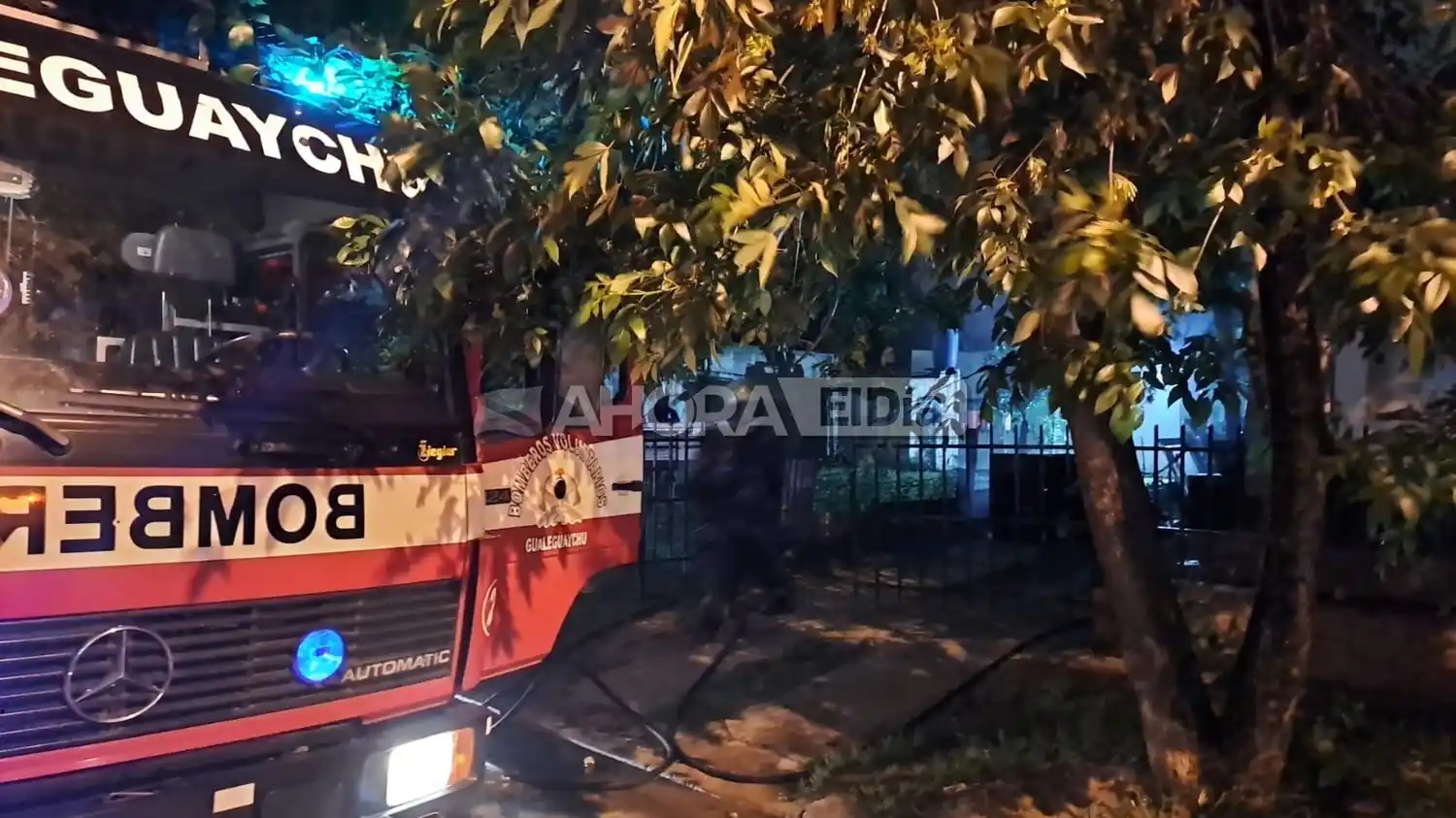 Por un desperfecto eléctrico se produjo un incendio en una vivienda