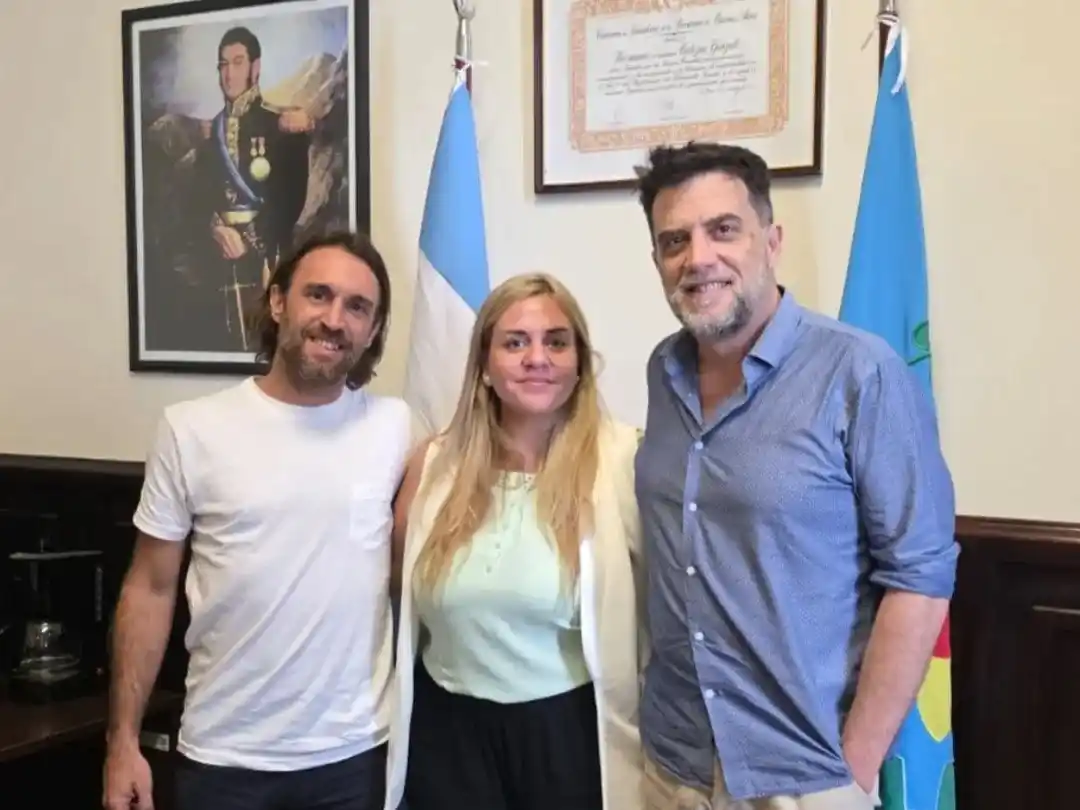 Oscar Ahumada se sumó a LLA: En la foto con Daiana Hergert y Gonzalo Cabezas
