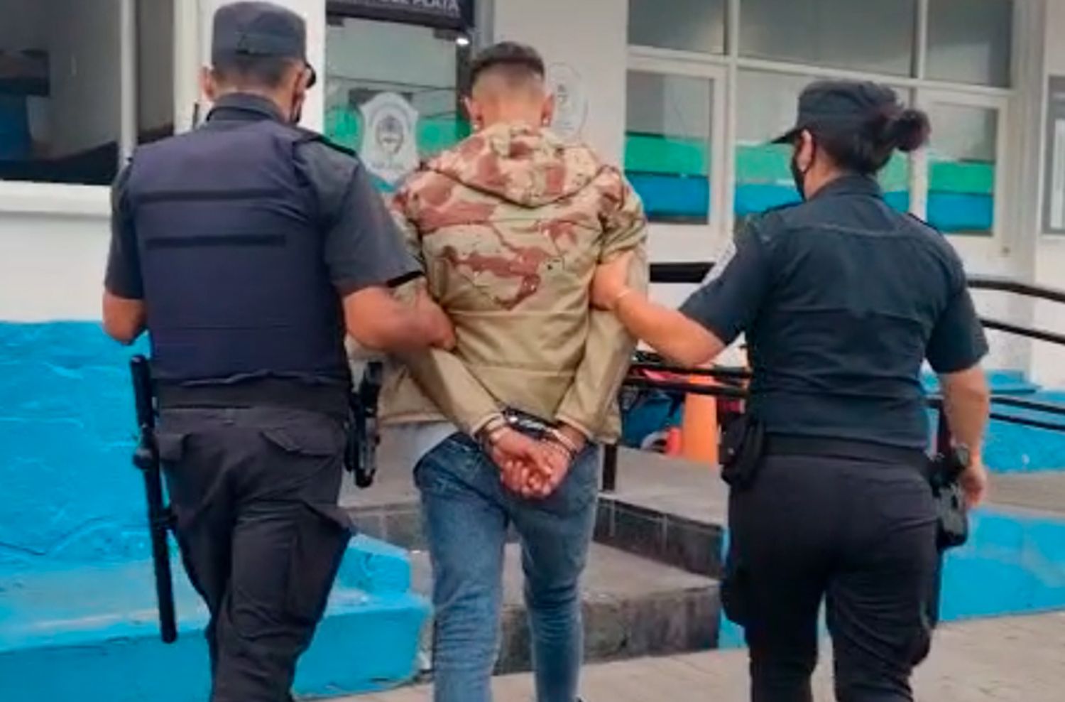 Le arrebató el Iphone, escapó en bicicleta, pero lo atraparon a las pocas cuadras