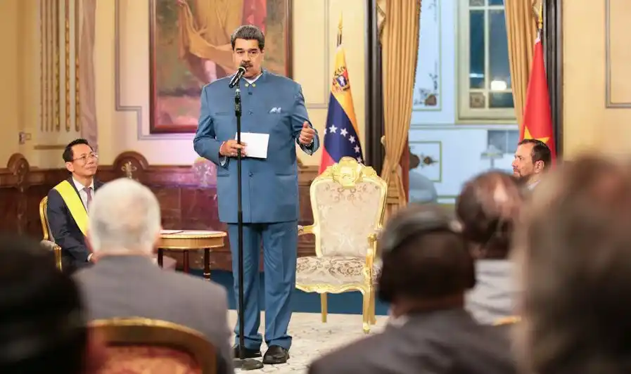 ¿Y LA INDEPENDENCIA RENTISTA? Maduro quiere retomar acuerdos con PetroVietnam
