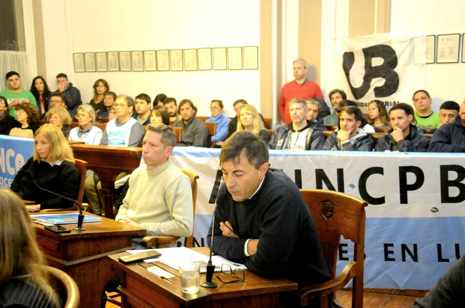 Por mayoría y tras un encendido debate, el Concejo se sumó al reclamo de financiamiento para la Unicen