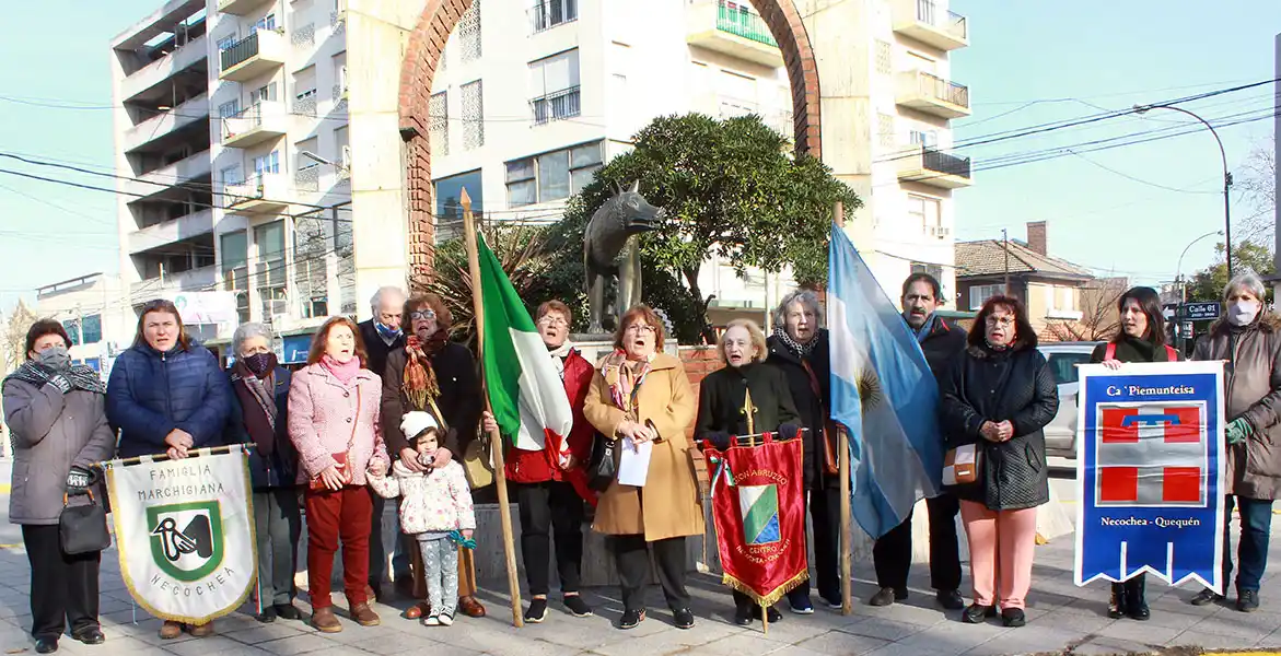 Homenaje a inmigrantes italianos
