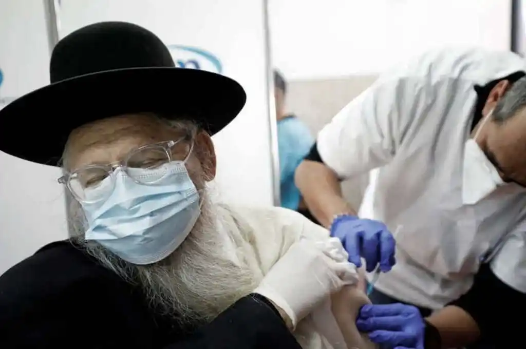Israel: compartirán nombres de los no vacunados con autoridades locales