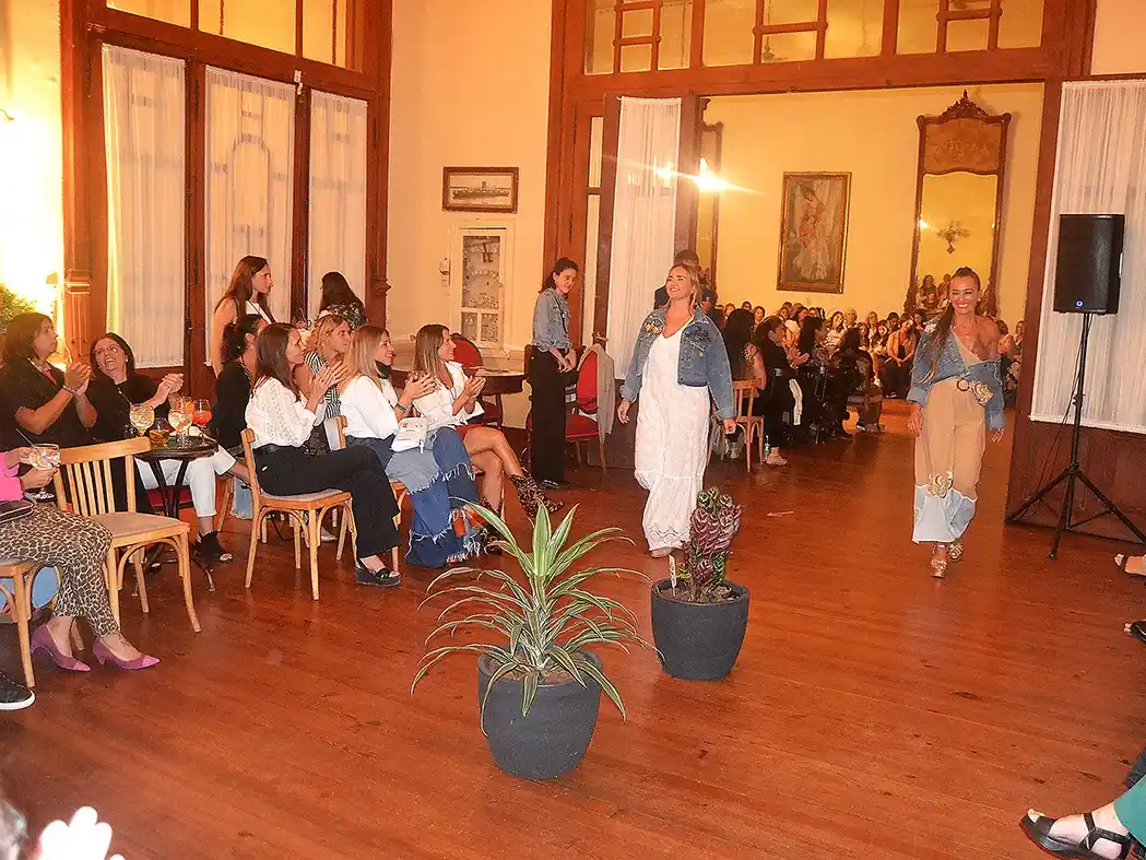 Primer desfile de moda “La Pasarela del Club”