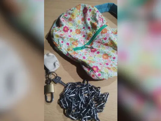 Hallaron una mochila de niña y una cadena con candado