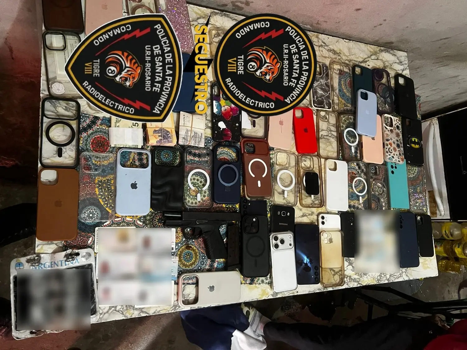 Tres detenidos en la zona noroeste por el robo de un celular