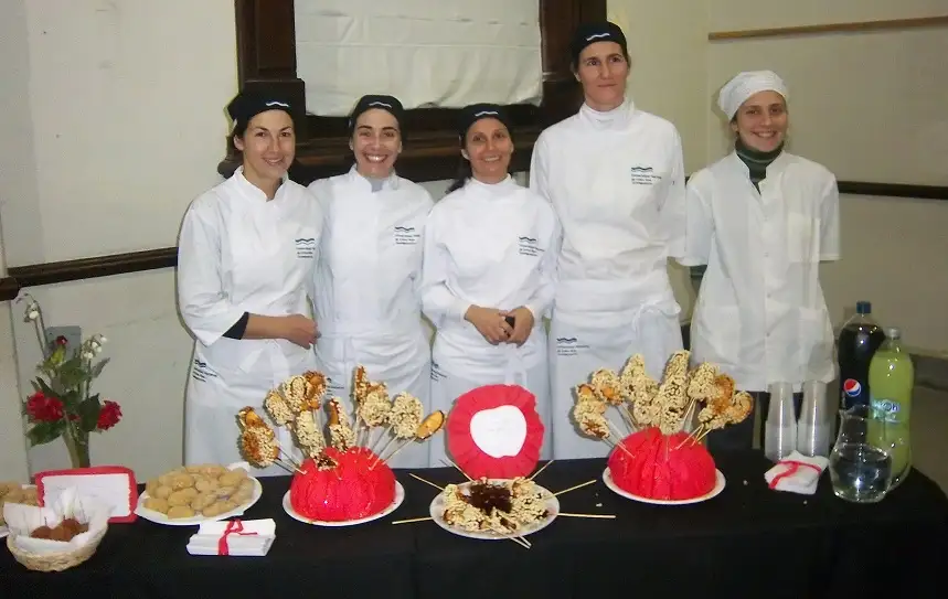Presentaron videos informativos en inglés sobre gastronomía y turismo