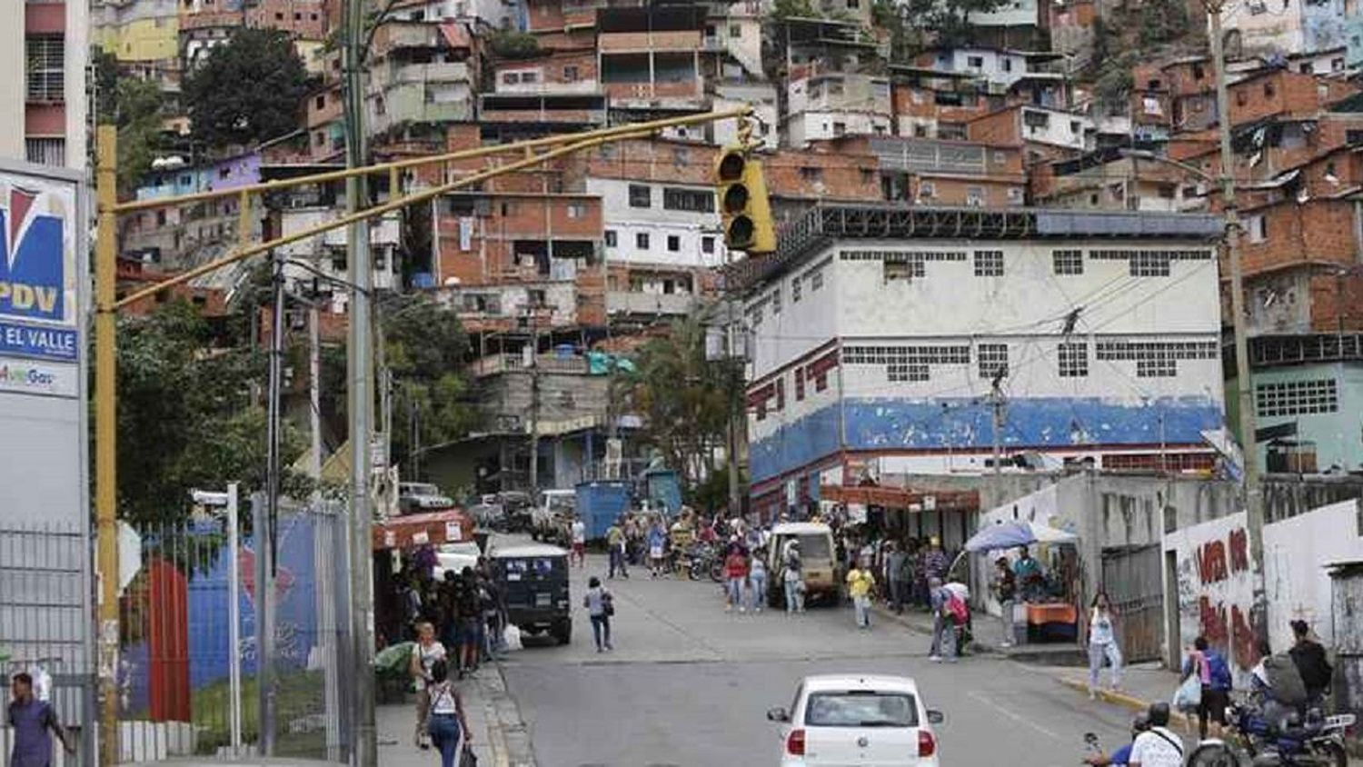 ¿ALÓ OMAR ENRIQUE? Intensos tiroteos se viven este #14Nov en Los Jardines de El Valle de Caracas