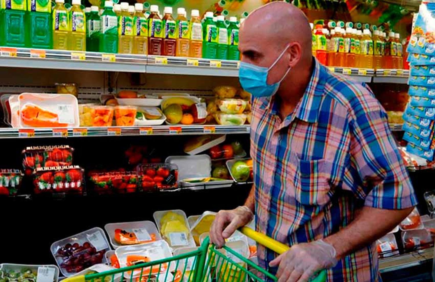 El Gobierno acordó con supermercados retrotraer los precios al 10 de marzo