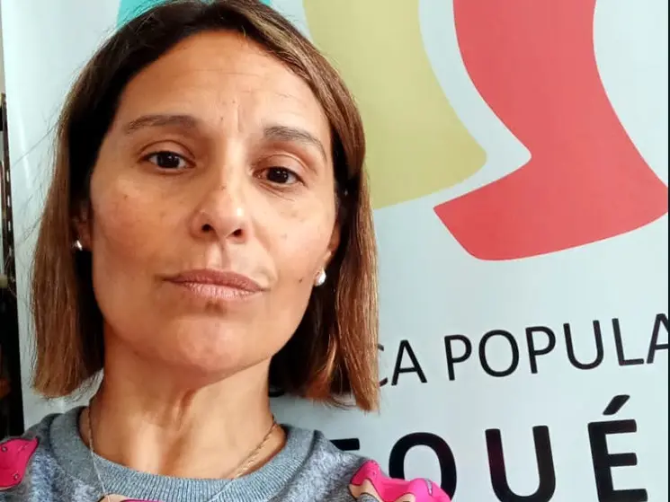 Cecilia Farías. Empleada de la Biblioteca Popular de Quequén, disfruta de su labor