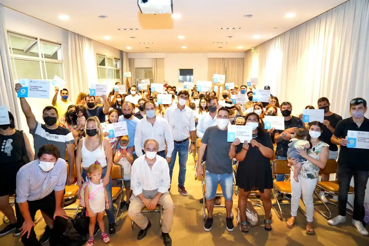 Se hizo una nueva entrega de créditos Procrear II y Créditos Casa Propia