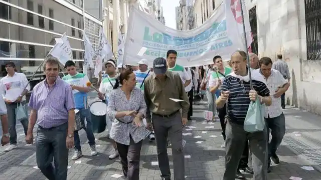 Bancos: nuevo fallo ordena pagar aumento y el Gobierno convocó a audiencia