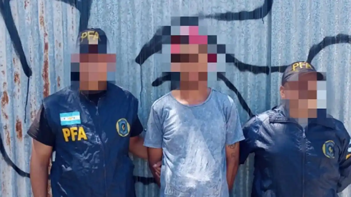 Detienen a un prófugo que intentó asesinar a un hombre a puñaladas en Longchamps