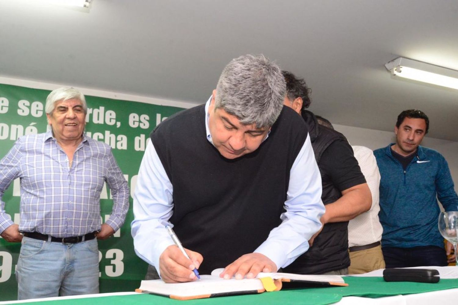 Paritaria de Camioneros 2021: Acordó un 45% en tres cuotas