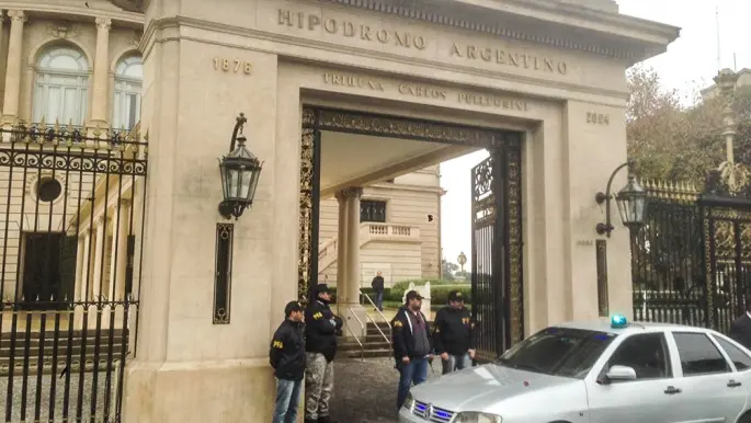 Allanan el Hipódromo y el Casino flotante por evasión impositiva