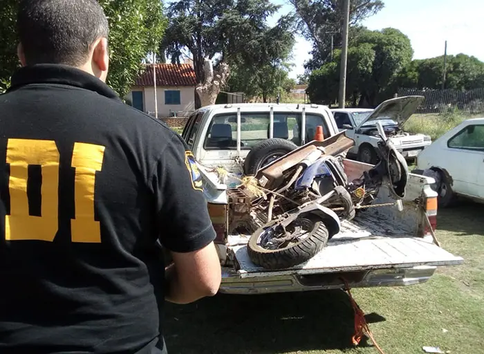 Hallan un taller en el que adulteraban autos robados