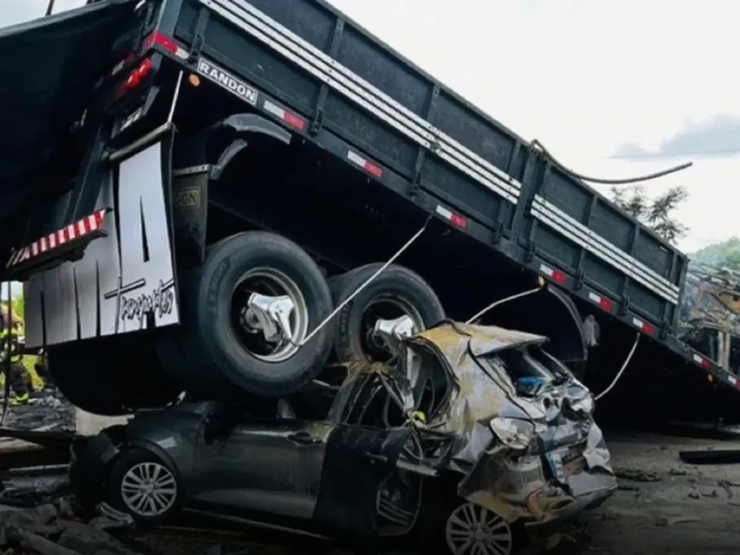 Al menos 38 muertos en un fatal accidente de tránsito