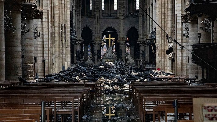 Macron dijo que en cinco años quedará reconstruida la catedral de Notre Dame