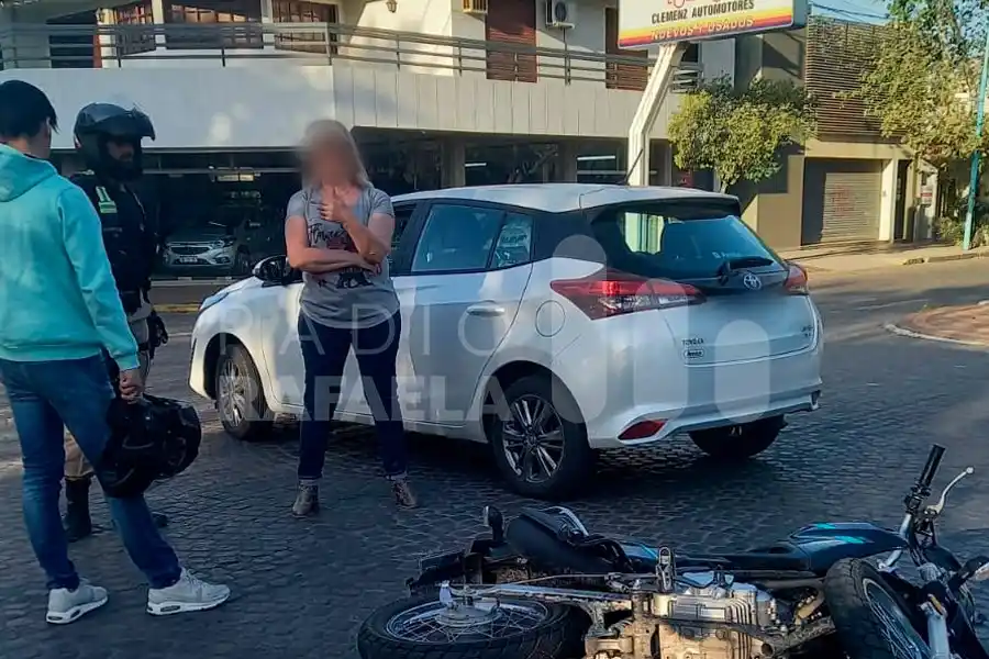 Conducía una moto de gran tamaño siendo menor de edad y se accidentó