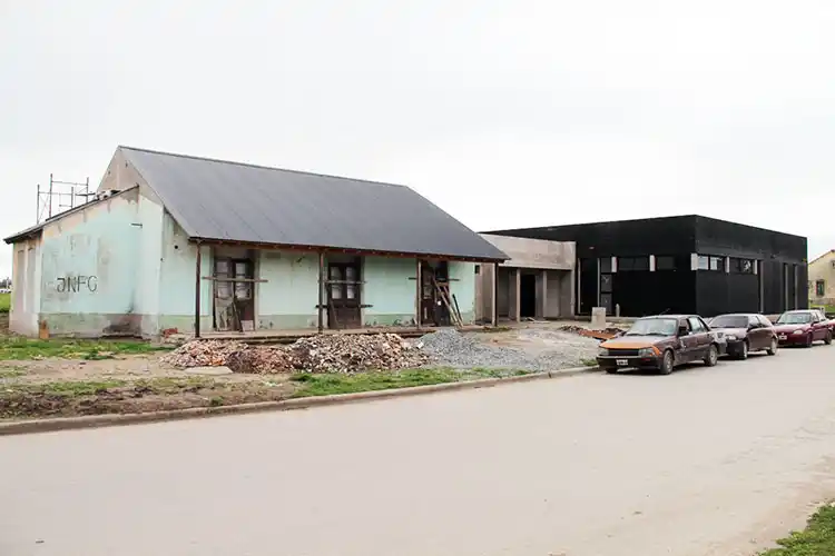 Avanza la construcción de la Escuela de Estética en Lobería