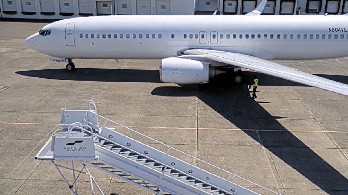 Boeing 737 de Avelo Airlines en Boeing Field.