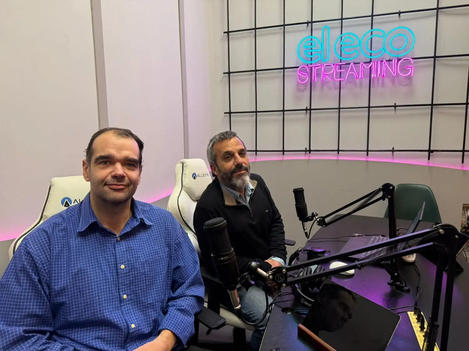 Fernando Izquierdo y Guillermo Liggerini, conductores de "Último Bondi".