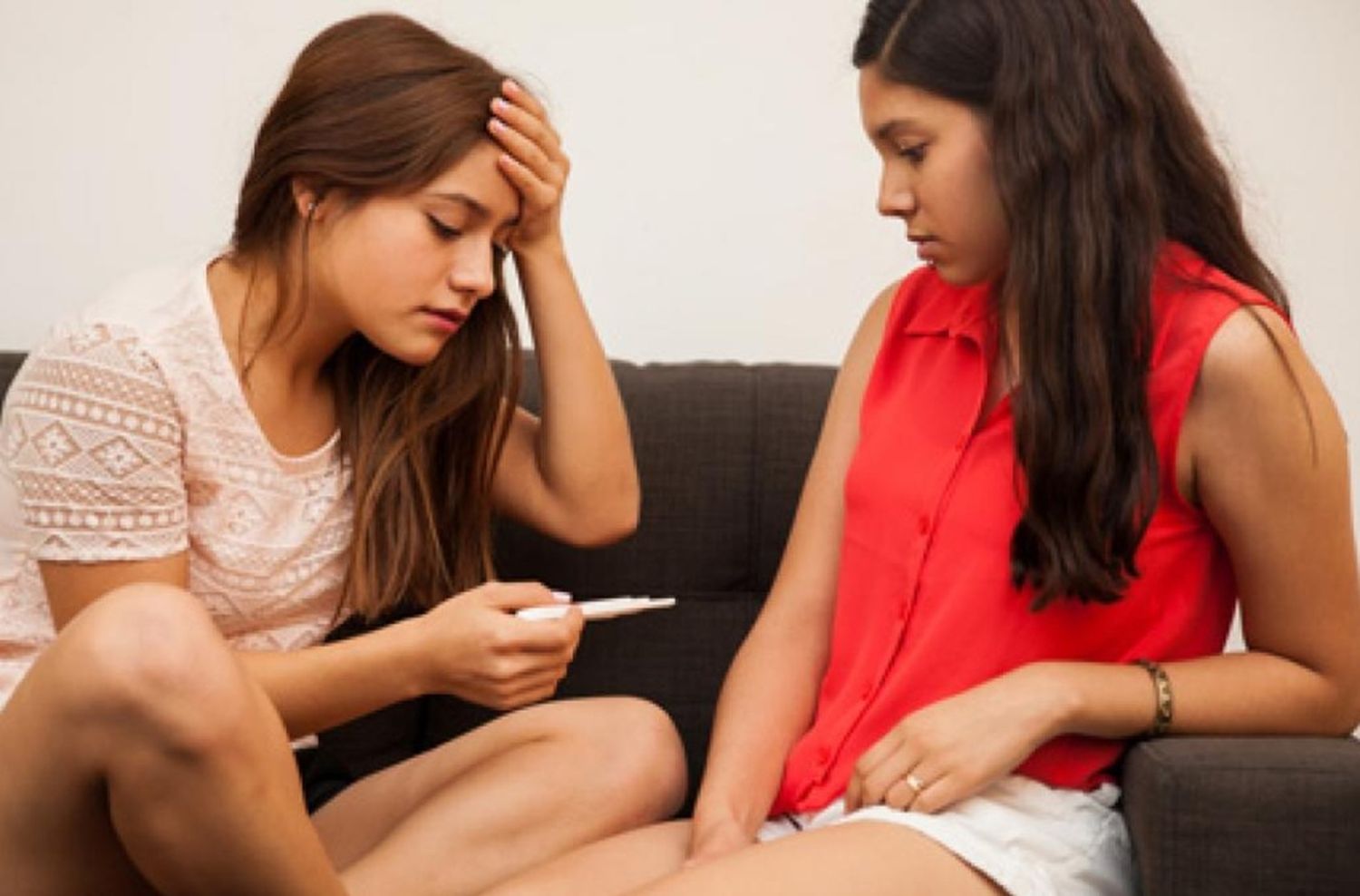 Embarazos en adolescentes: las fallas en Argentina que acrecientan la problemática
