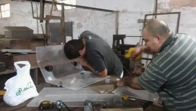 La Escuela Técnica Nº1 construye dos carpas de oxígeno para el hospital San Antonio