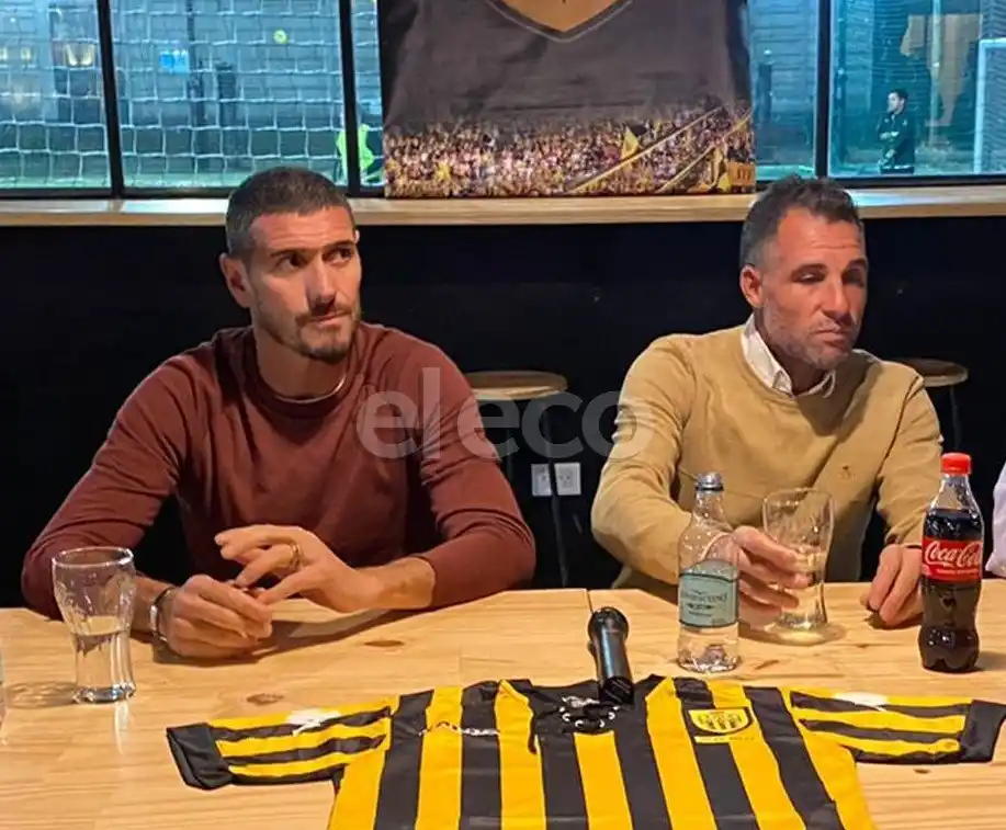 Barsottini y González, integrantes de la dupla técnica de Santamarina.