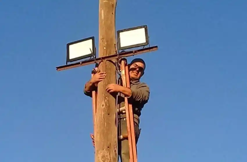 Se robaron las luces de un club de Batán: no habían llegado a inaugurarlas