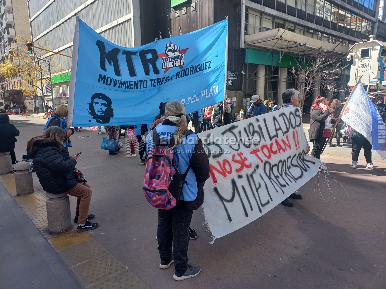 La movilización se ubicó en Córdoba y San Martín.