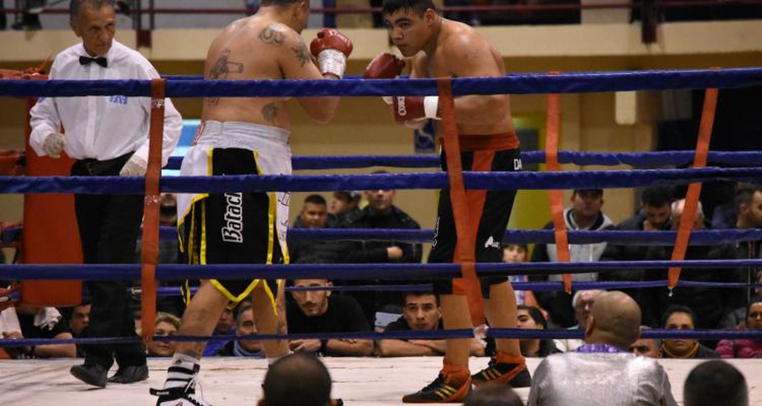 Espíndola y Muñóz festejaron en el Estadio Municipal