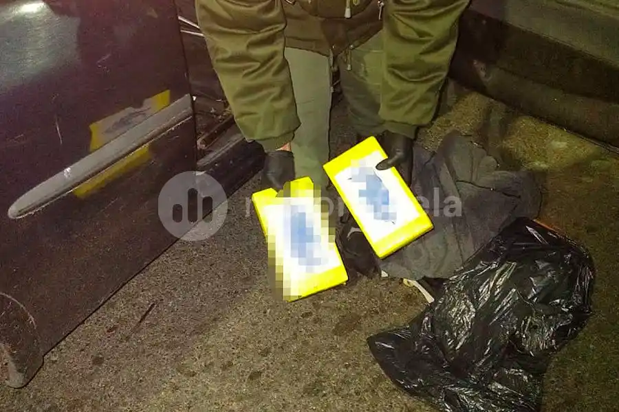 Detuvieron a dos parejas con cocaína y marihuana en la autopista Rosario- Santa Fe